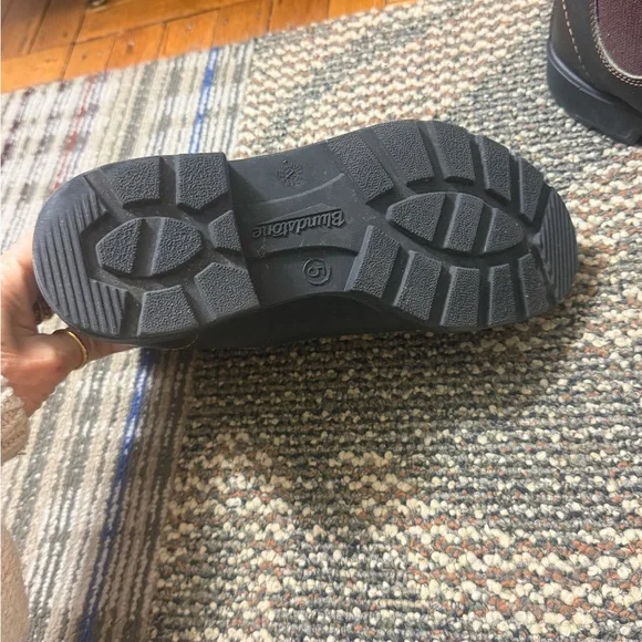 brown blundstones; unisex; 6 mens/8 womens - Picture 4 of 5